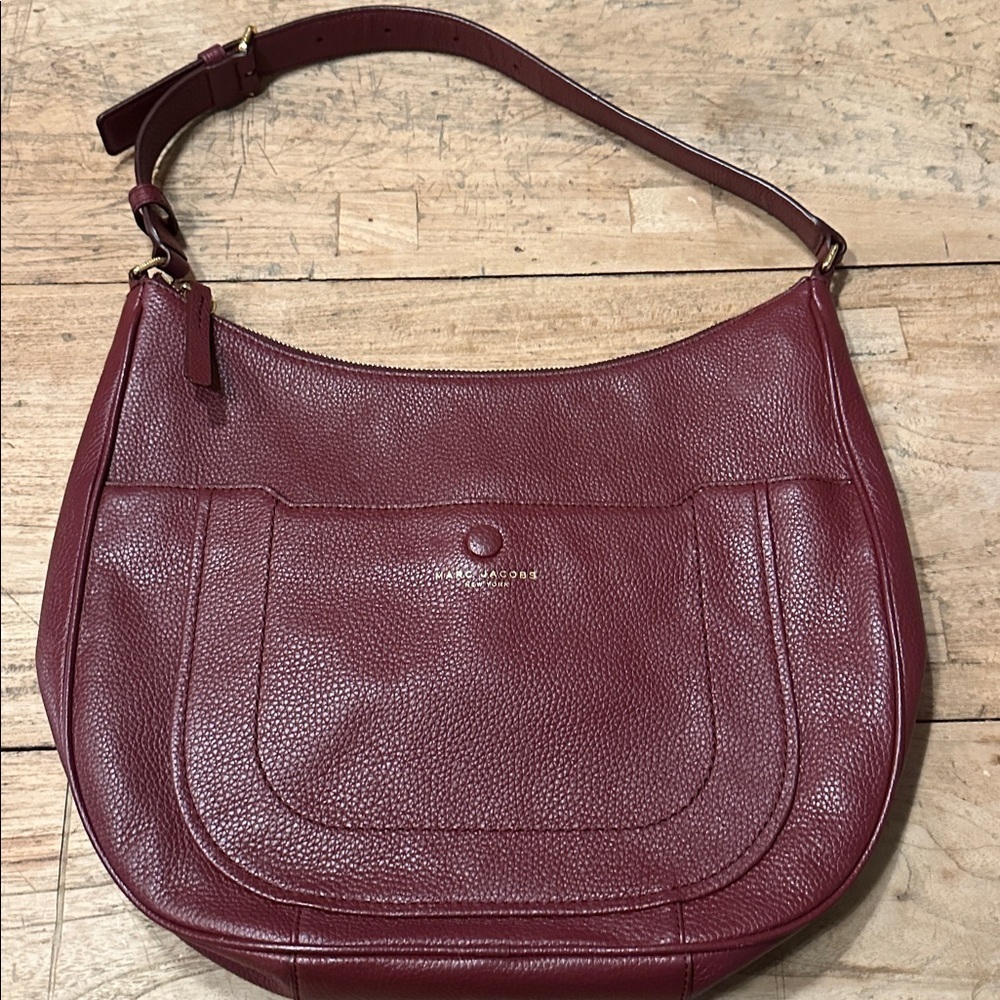 Marc Jacobs Soft Pebbled Leather Hobo – Mulled Wine – EUC